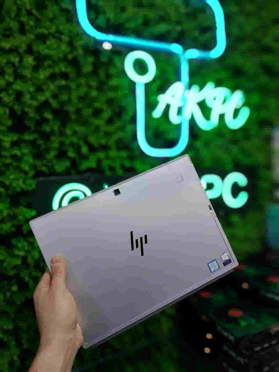 photo_۲۰۲۴-۱۲-۱۰_۲۱-۳۳-۱۷ تبلت استوک اچ پی الیت HP مدل Elite x2 G4 به همراه کیبورد